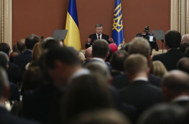 Судя по всему, Порошенко задела критика законопроекта об антикоррупционном суде со стороны МВФ и Всемирного банка