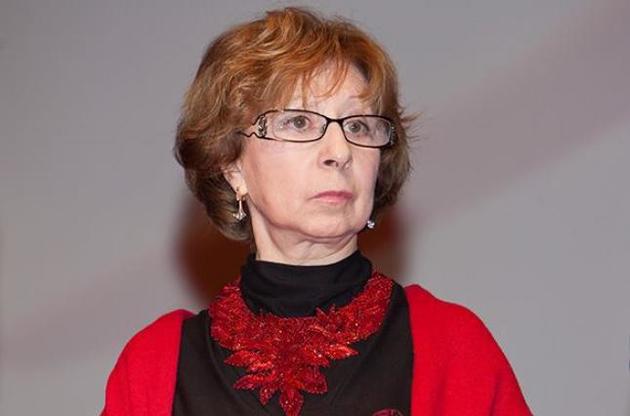 Лия Ахеджакова уверена, что в России необходимо менять всю систему