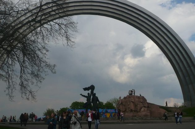 Клімкін закликав піонерів розібрати арку "дружби народів" на брухт