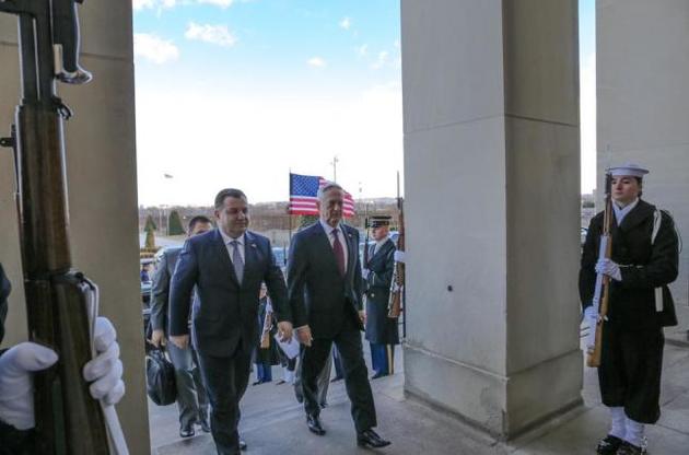 Полторак прозвітував перед депутатами про свою поїздку до США