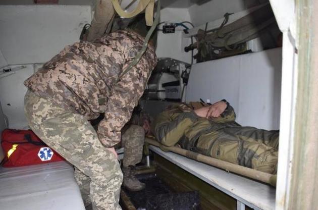Троє українських військовослужбовців отримали поранення в зоні АТО