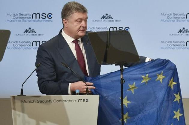 Порошенко призвал НАТО и ЕС держать открытыми двери для Украины