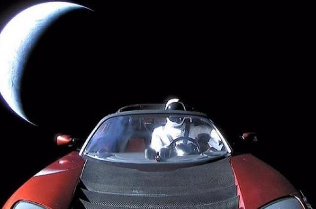 Илон Маск опубликовал "последнее фото" запущенного в космос электоркара