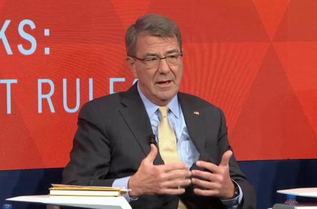 Картер рассказал об опасностях от автономного оружия.