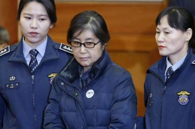 В Южной Корее советницу экс-президента посадили на 20 лет