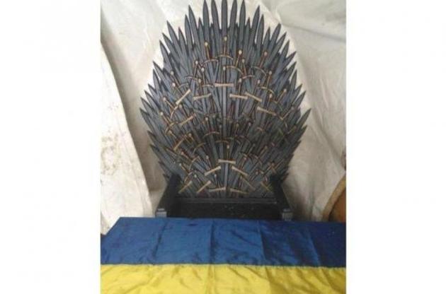 В ходе зачистки палаточного городка возле Рады обнаружили "железный трон" Саакашвили