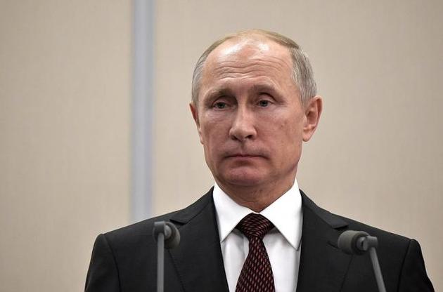 Путин назвал "безобразием" блокирование избирательных участков в Украине