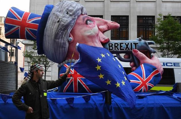 Британський парламент запропонував відкласти вихід Лондона з ЄС