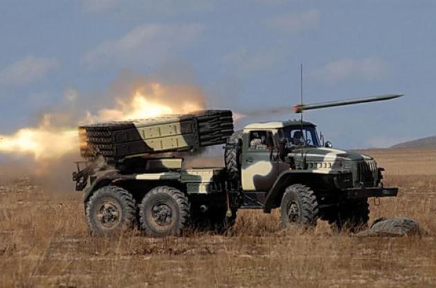 В ОРДЛО горел военный склад боевиков с боеприпасами к 