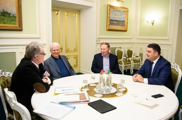 Гройсман встретился с тремя бывшими президентами Украины