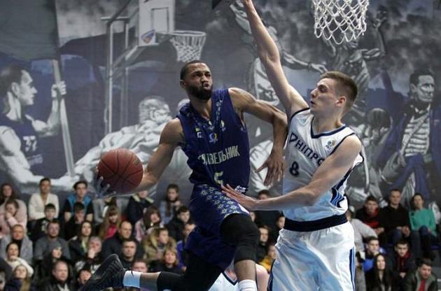 &quot;Днепр&quot; обыграл &quot;Будивельник&quot;