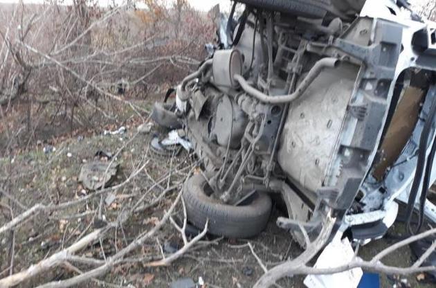 На Луганщине в результате подрыва автомобиля погибли четверо мирных жителей