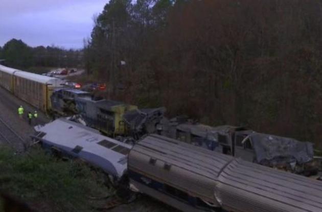 В США столкнулись пассажирский и товарный поезда, более 100 человек пострадали