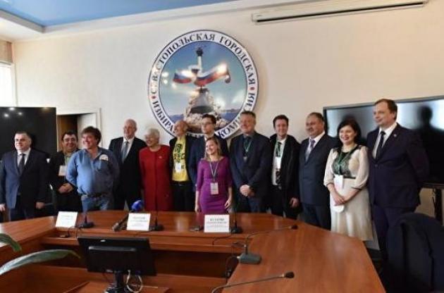 Іноземці відвідали 10 "дільниць" у містах Криму