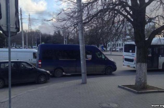 В пробки попадали автомобили горожан, общественный транспорт, машины городских служб