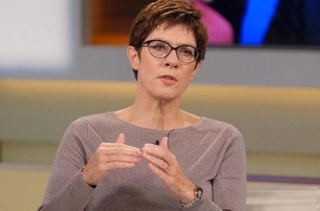 Прем'єр-міністр землі Саар Аннегрет Крамп-Карренбауэр може стати генсеком ХДС.