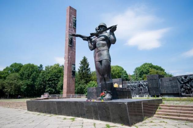 Во Львове планируют демонтировать памятник Красной армии