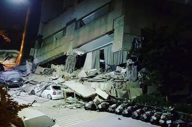 На Тайване сносят здания, пострадавшие от землетрясения