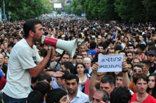 В Єревані у зіткненнях протестуючих з поліцією постраждало 46 людей