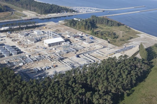 Німці обирали між американським проектом поставок скрапленого газу і російським газопроводом