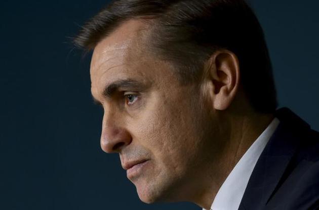 В АП закликали українців бути демократичними та цивілізованими