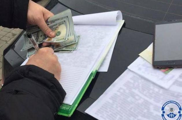 Еще один "продавец" уголовных дел попался во время сделки