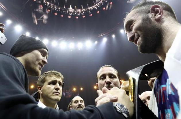 Усик і Гассієв поки не отримали точну дату бою