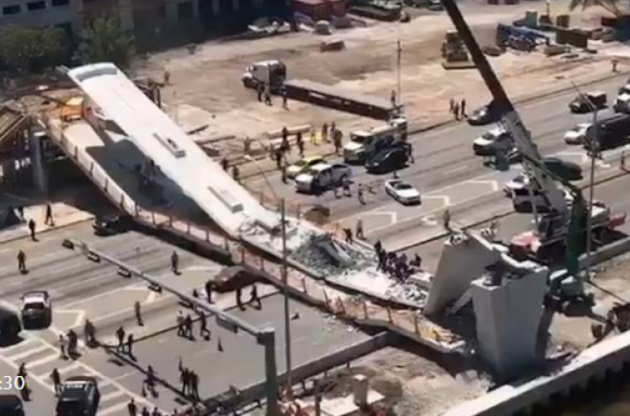 В Майами рухнул пешеходный мост - есть погибшие и пострадавшие