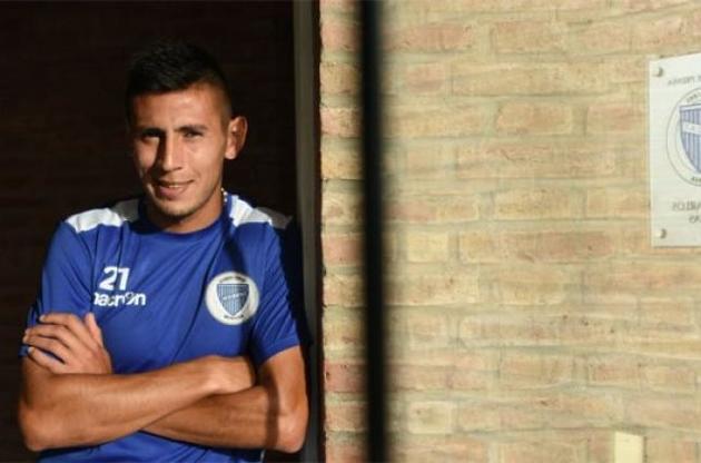 Ангілері виступає за першу команду "Годой Круса" з сезону-2012/13