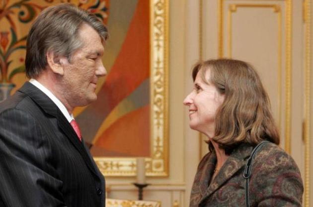 Еще в 2006 году Добрянски выказывала поддержку Украине