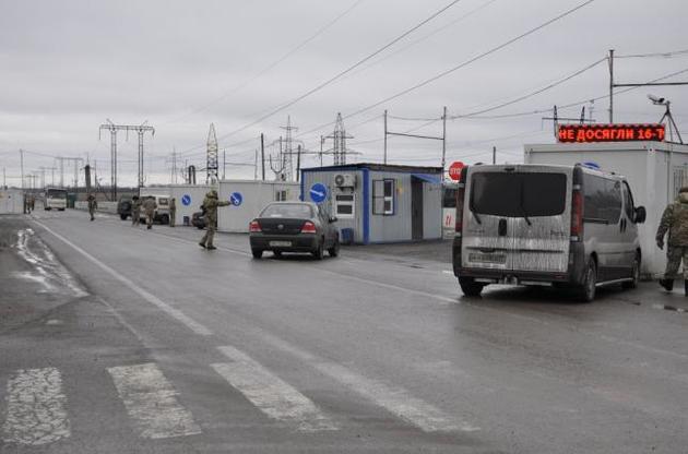 КПВВ бойовиків на лінії розмежування в Донбасі досі працюють за "зимовим часом"