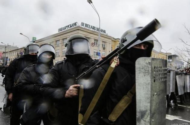 У Білорусі на Дні Волі затримують активістів