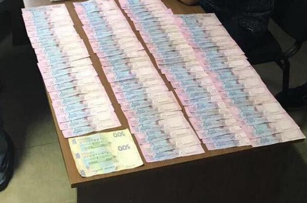 Заступник директора дочірньої компанії УЗ попався на хабарі