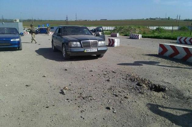 Боевики дважды обстреляли пропускной пункт Гнутово с гражданскими