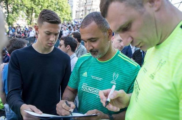 Легенди світового футболу вимагають негайно звільнити Сенцова