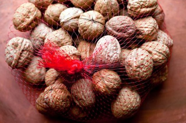 Вчені назвали вживання горіхів корисним для серця