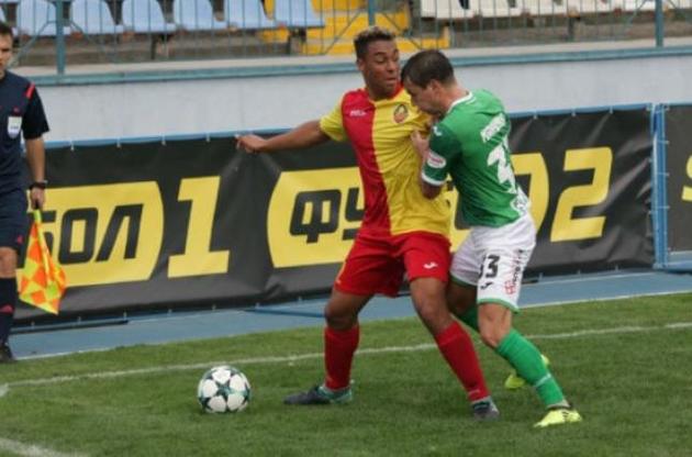 Премьер-лига: "Карпаты" обыграли "Звезду" в матче с тремя удалениями
