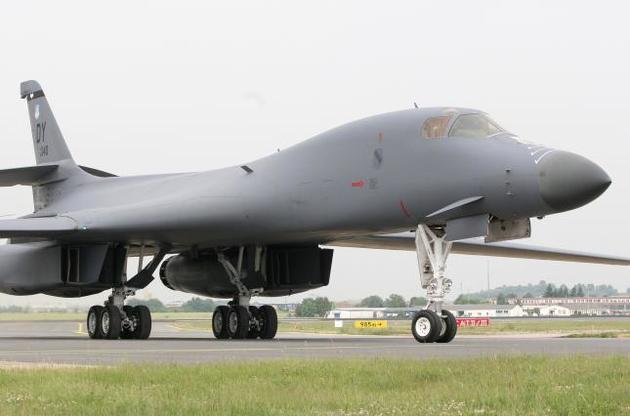 Удар по Сирії: США задіяли бомбардувальники B-1B і корабель у Червоному морі