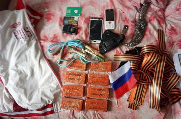 СБУ вилучила вибухівку і георгіївські стрічки в ході обшуків в Чернігові