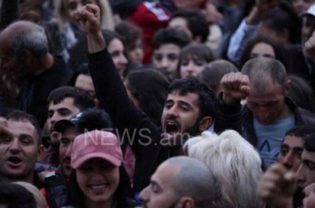 Армянская оппозиция начала митинги в городе Гюмри