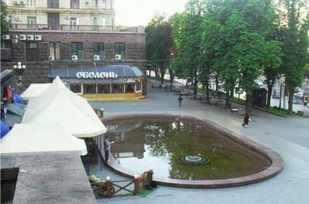 Фонтан на Хрещатику,25 (навпроти ЦУМу) повернули у власність громади Києва