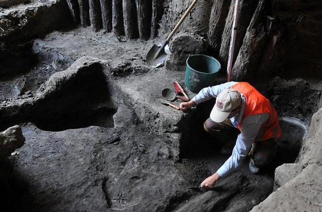 Киевские власти сделали еще один шаг к созданию музея на Почтовой площади. Хотят грамотно все оформить