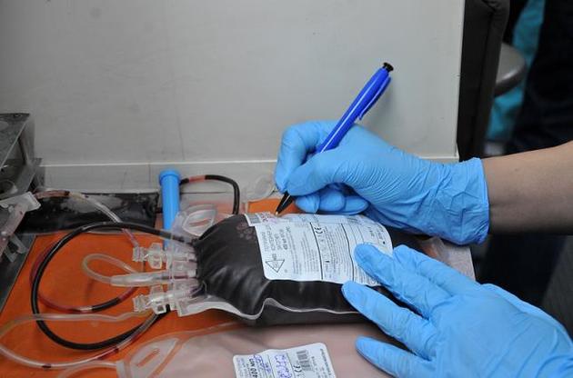 Минздрав не смог возобновить переработку плазмы на станциях переливания крови — эксперт