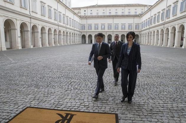 Конте не мог согласовать состав правительства с президентом Италии Маттареллой