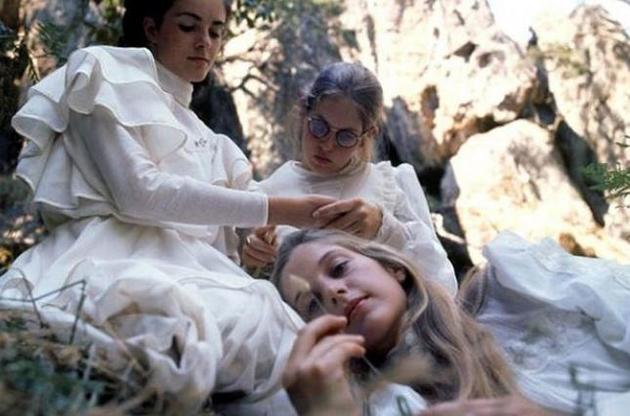 &quot;Пикник у висячей скалы&quot; выйдет уже в конце мая