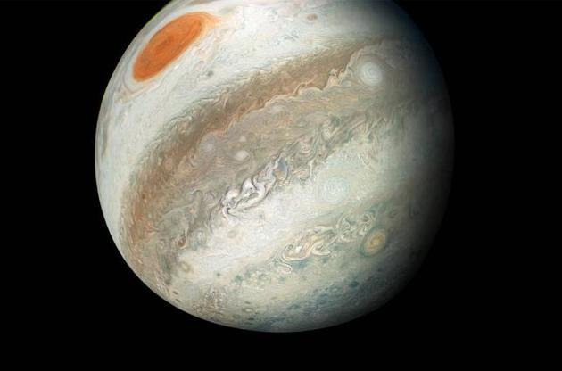"Юнона" передала на Землю новые уникальные снимки Юпитера
