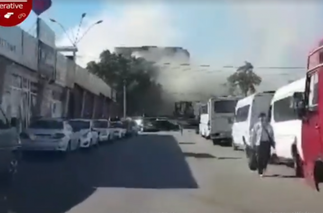 В Киеве горит один из старейших кинотеатров города.