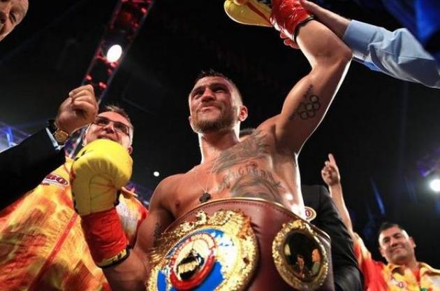 Ломаченко быстрее всех в истории может стать чемпионом в трех дивизионах