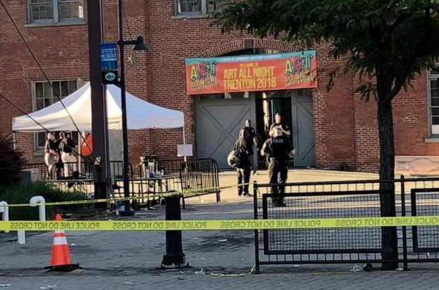 Вооруженные преступники совершили очередное нападение в публичном месте