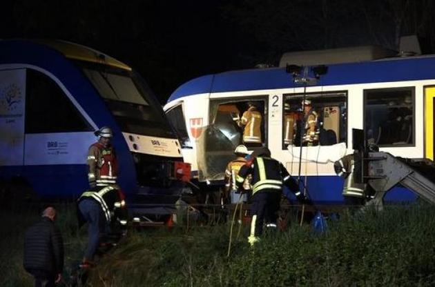 Причина столкновения товарного и пассажирского поездов пока неизвестна